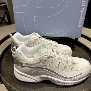 Easy Spirit ESP Roadrun Women’s Sneakers white and grey Size 7.5 medium